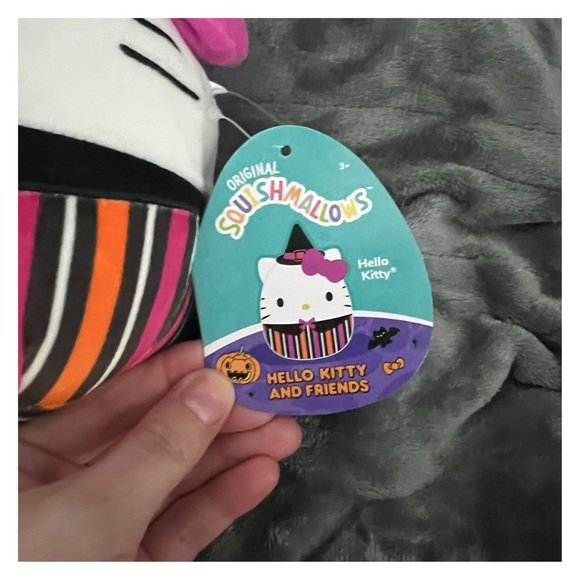 Hello Kitty Halloween Squishmallow 2024 - Picture 2 of 3